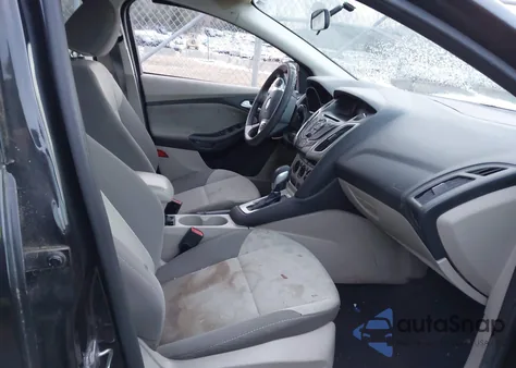 2014 Ford Focus Se z USA, uszkodzony, nr VIN 1FADP3F24EL447448